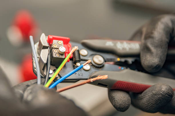 Best Emergency Electrical Repair  in Hollis, OK
