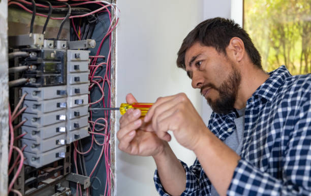 Best Circuit Breaker Repair  in Hollis, OK